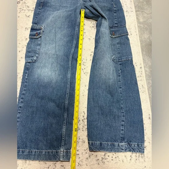 Urban Outfitters BDG Kayla Low-Rise Baggy Cargo Jeans - Picture 9 of 9